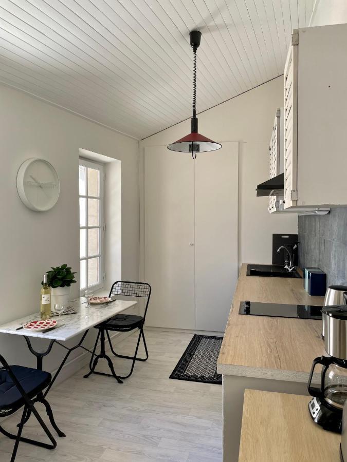 Apartment Aux Pieds Du Palais Des Papes. Avignon