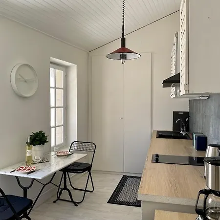 Appartement Aux Pieds Du Palais Des Papes. Avignone Esterno foto