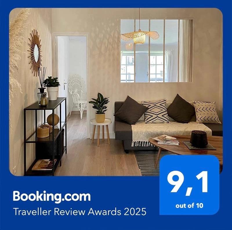 Apartment Aux Pieds Du Palais Des Papes. *